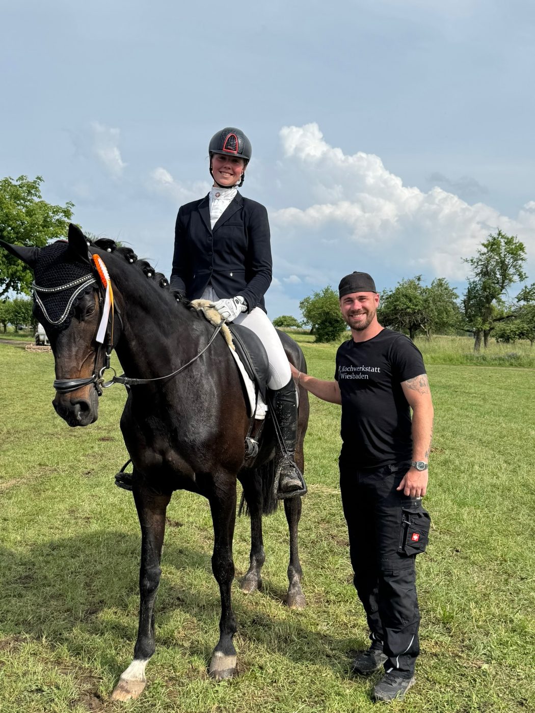 Teammitglied mit Pferd