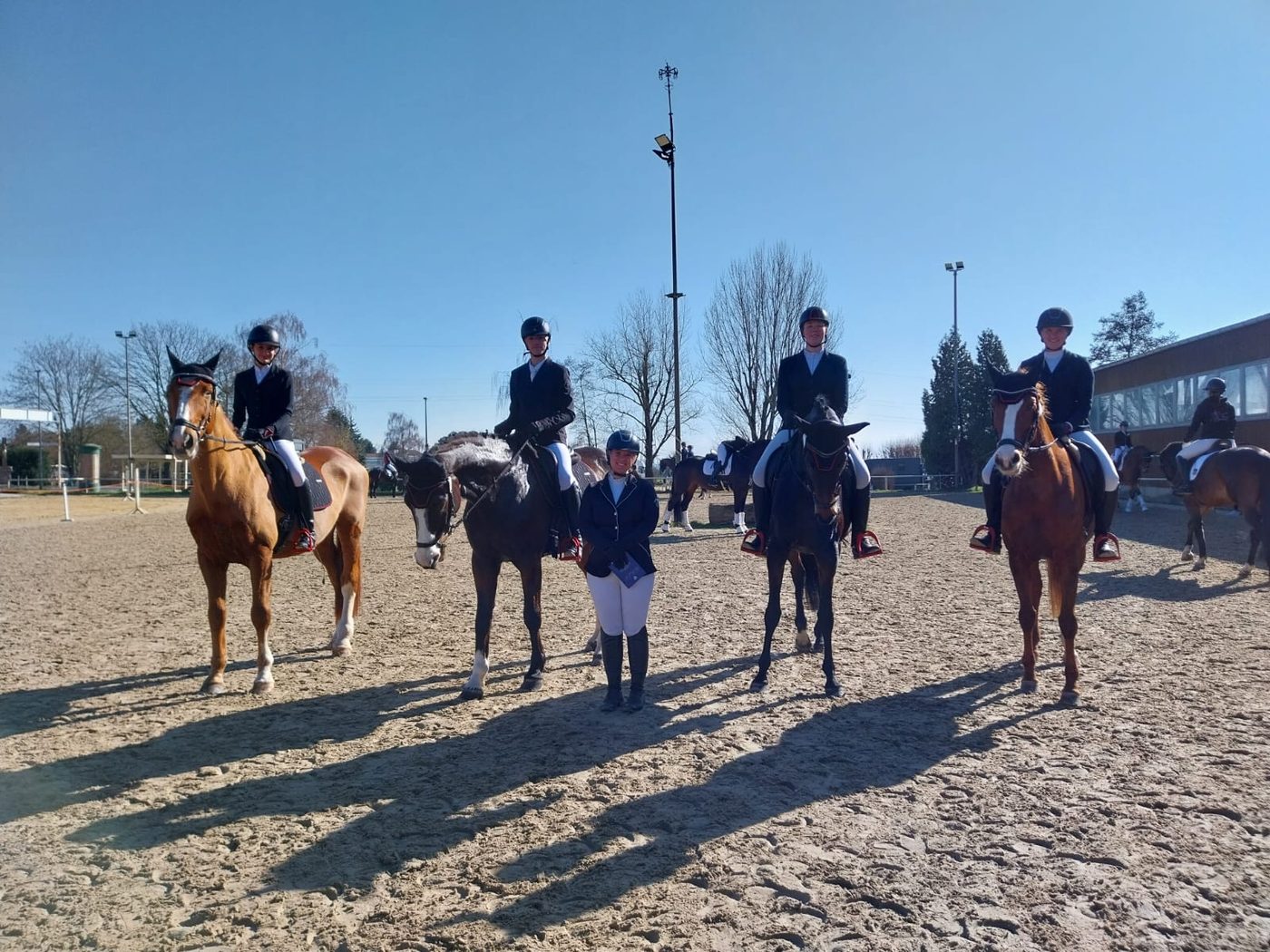 Reiterinnen und Reiter auf der Anlage