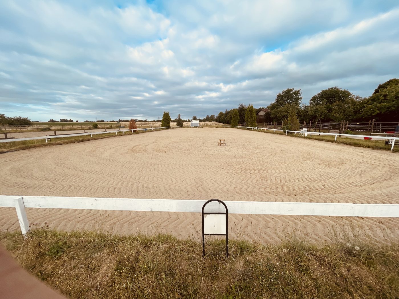 Reitplatz 20 x 60 m der Reitanlage